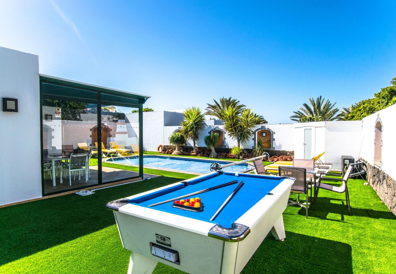 Villa Los Arcos - Pool & Pool Table  