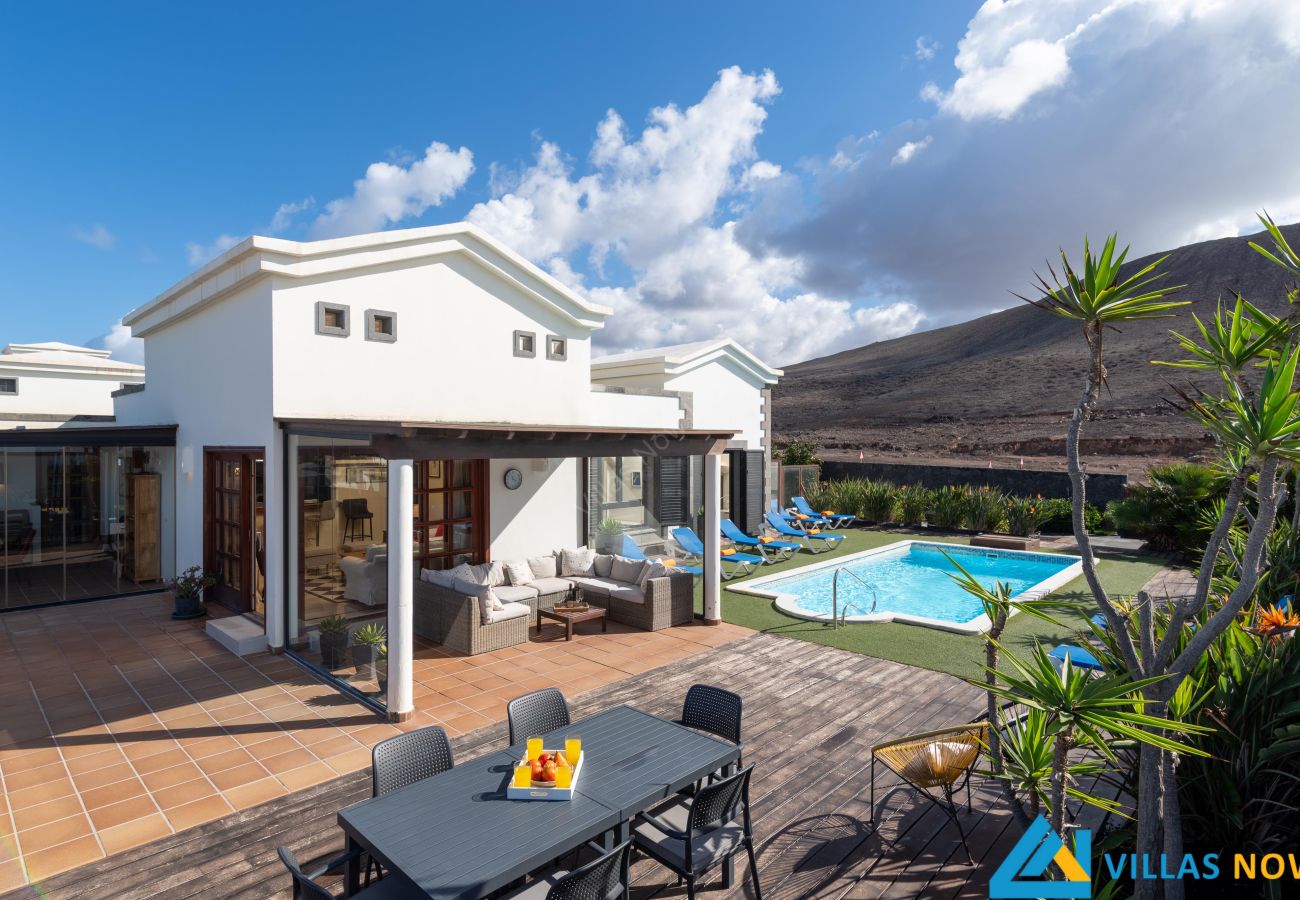 Villa en Playa Blanca - 204 - Casa Braeside (LH204)