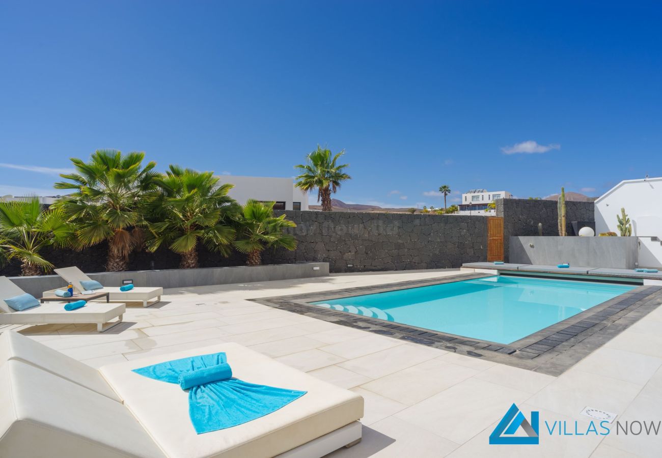 Villa Vista Del Mar - Puerto Calero - Pool & Day Bed