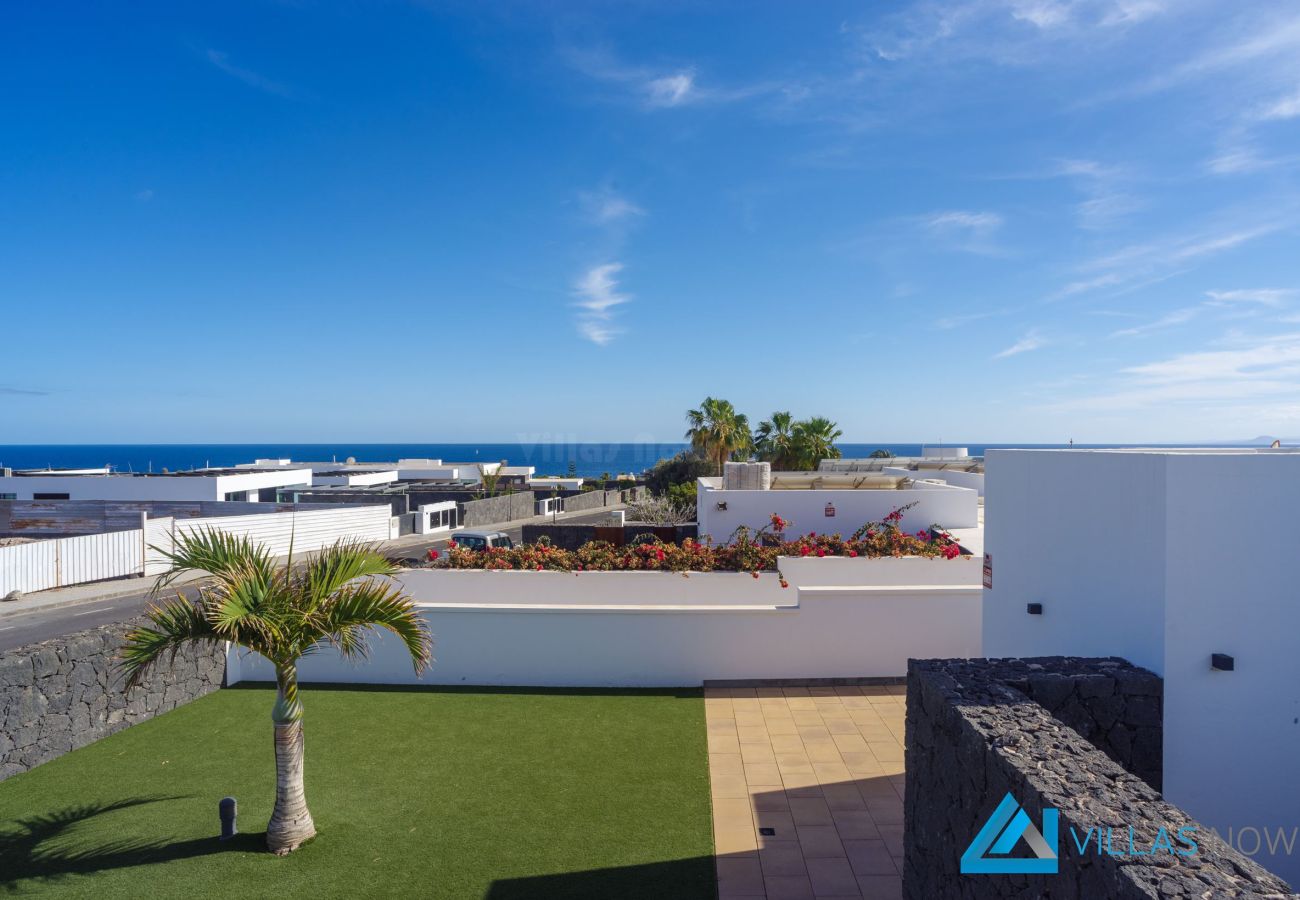 Villa en Puerto Calero - 232 - Vista Del Mar (LH232)