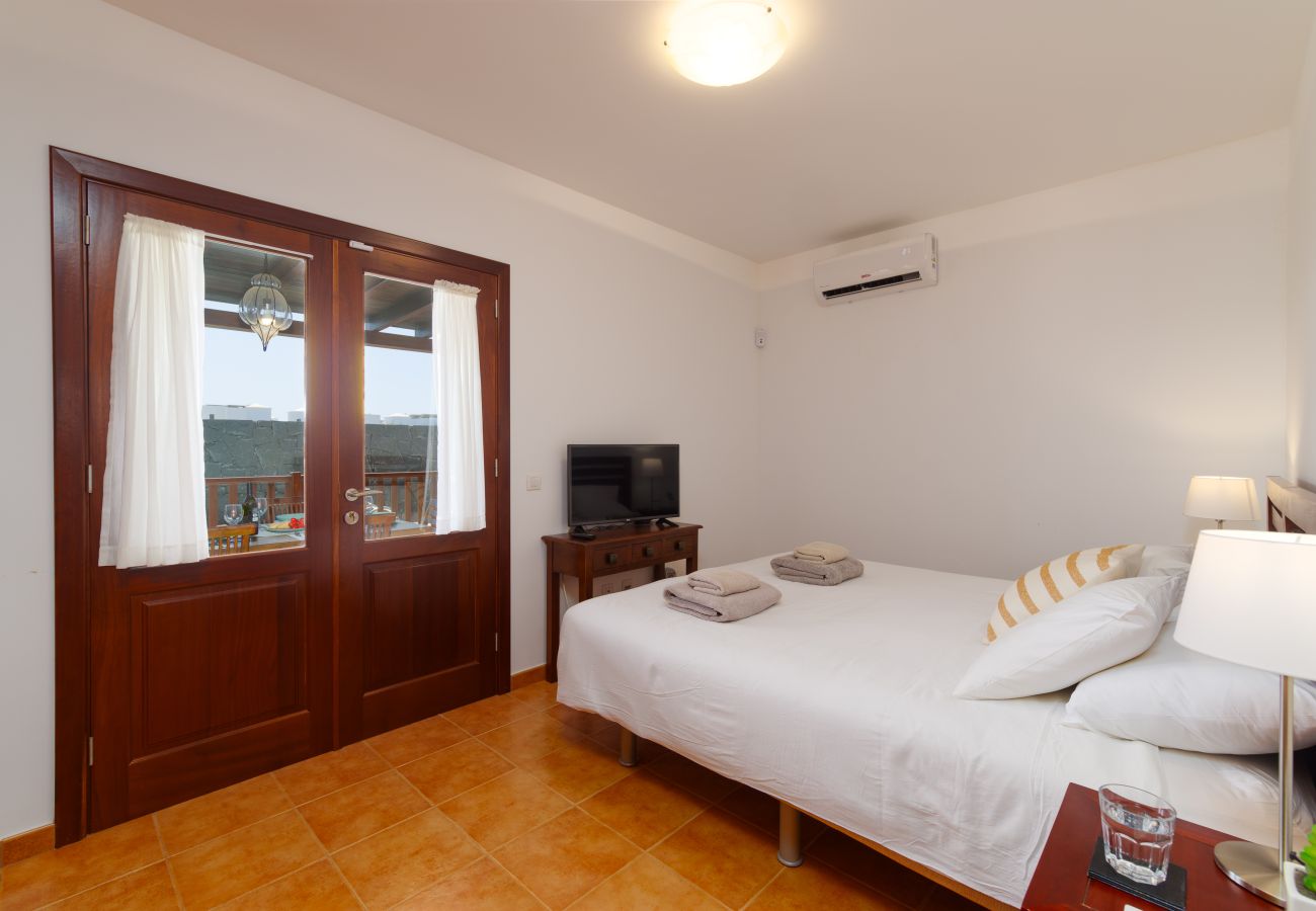 Casa Reinosa - Bedroom with Air Conditioning 