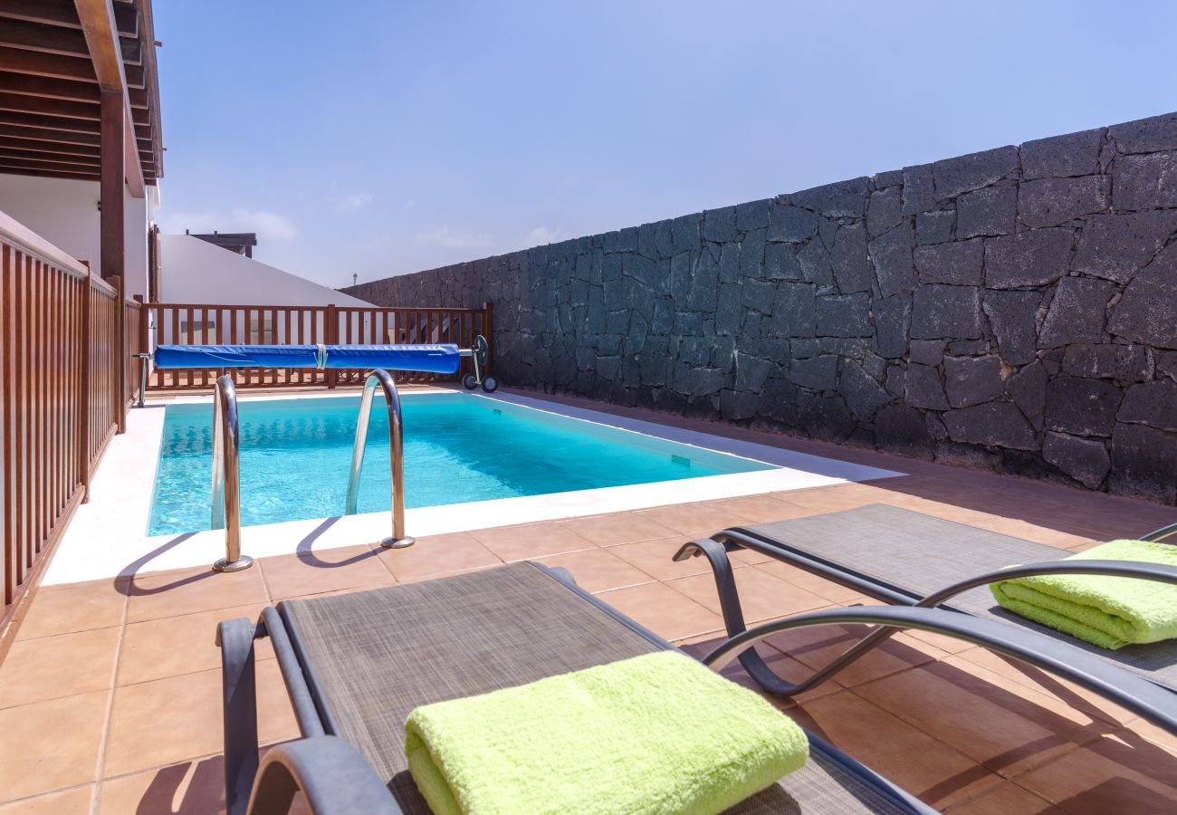 Casa Reinosa - Terraza y piscina climatizada 