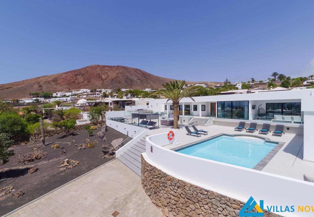 Villa en Playa Blanca - 236 - Casa Yasmine (LH236)