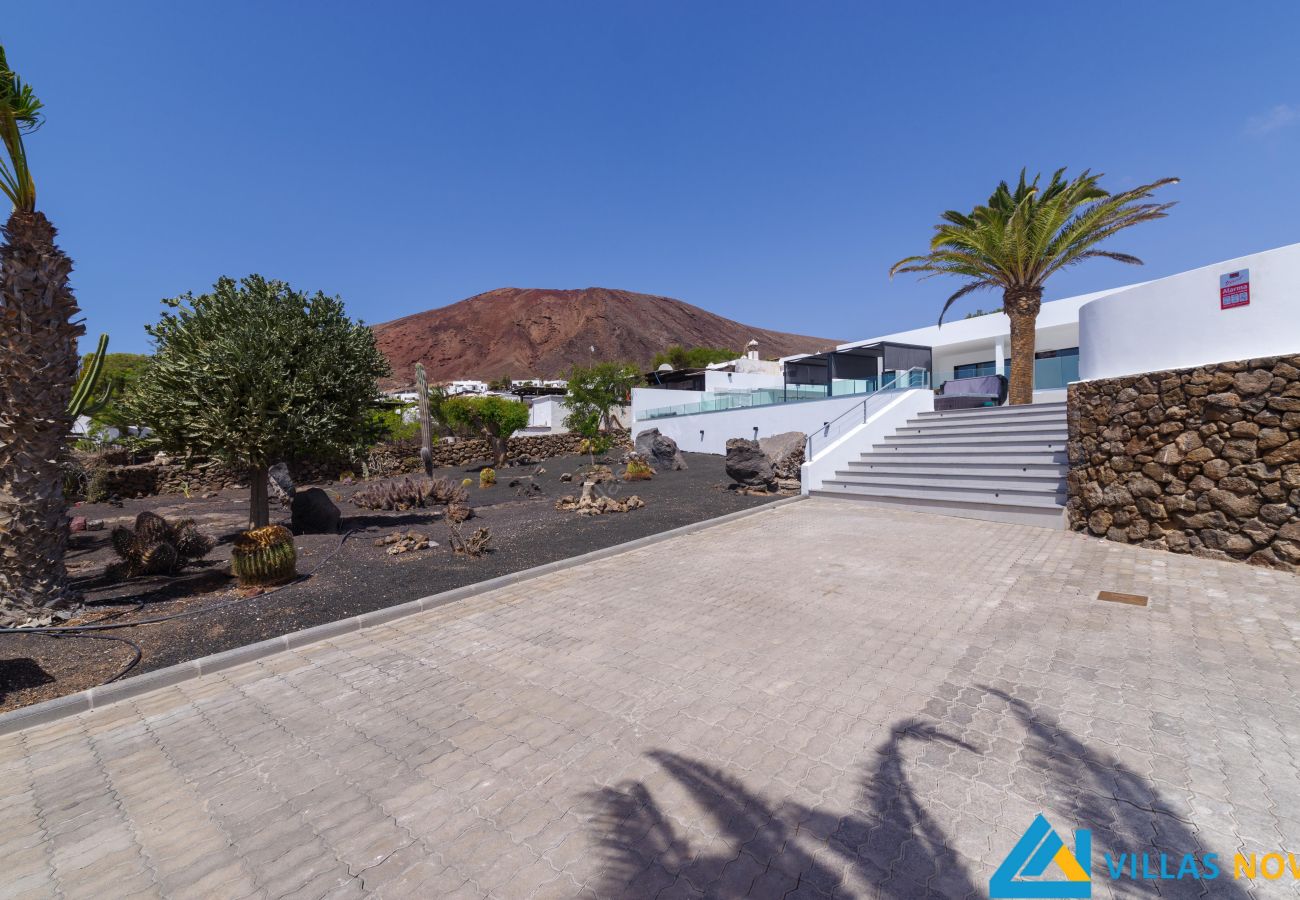 Villa en Playa Blanca - 236 - Casa Yasmine (LH236)