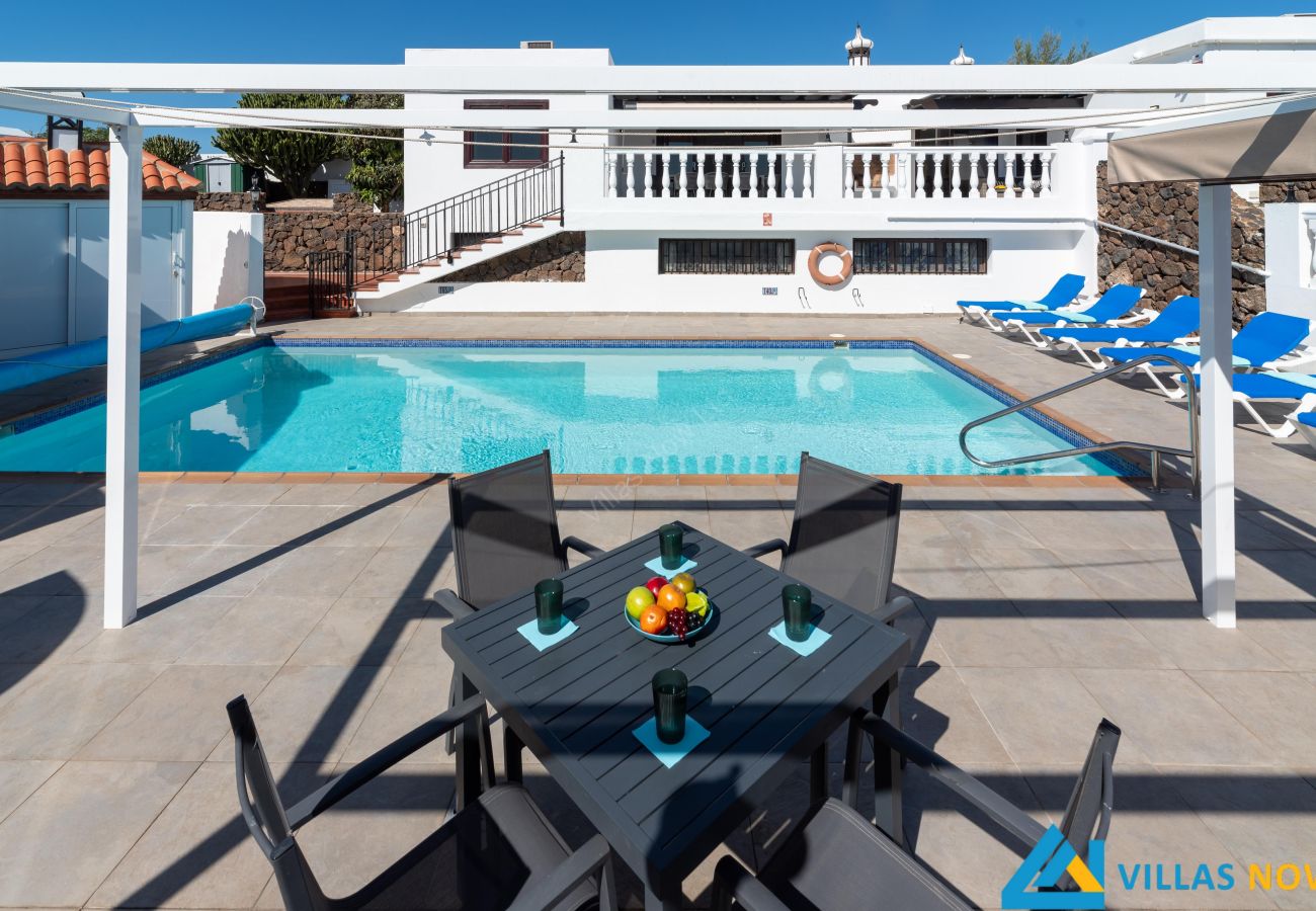 Villa en Playa Blanca - 239 - Casa Lily (LH239)