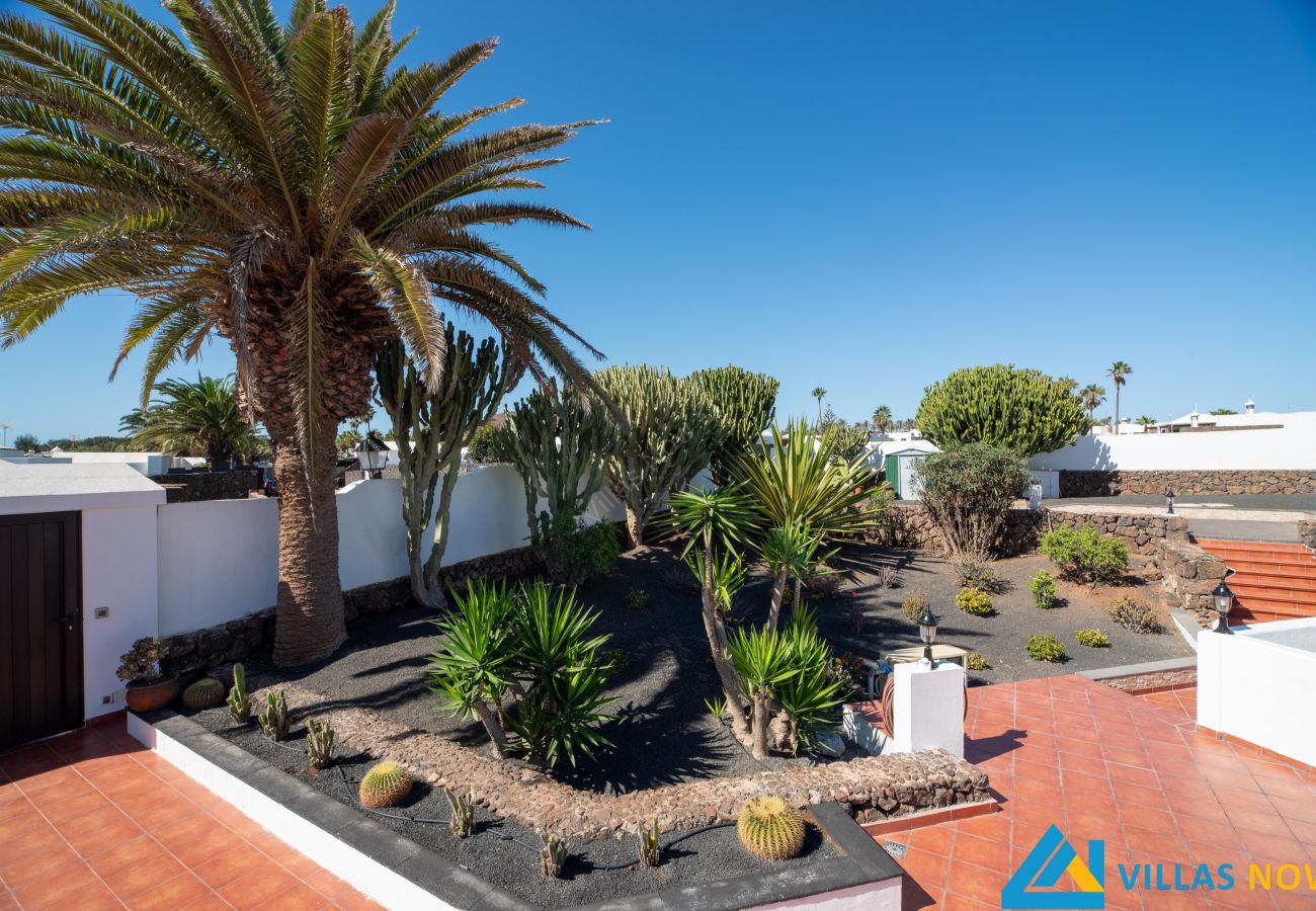 Villa en Playa Blanca - 239 - Casa Lily (LH239)