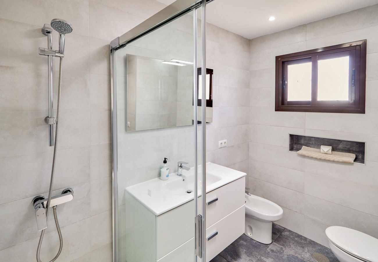 Villa Del Sol - En-Suite Bathroom 