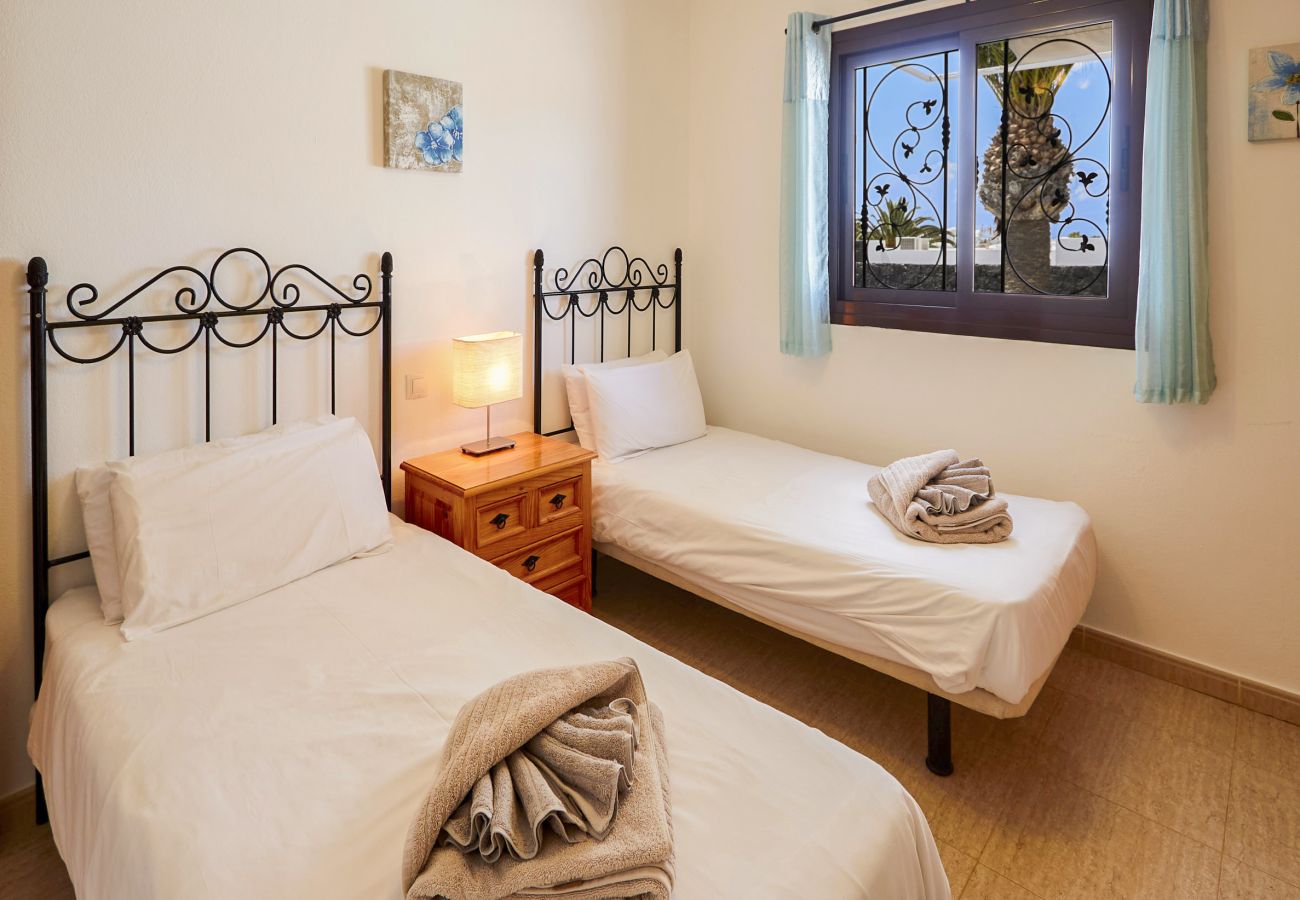 Villa Del Sol - Twin Bedroom