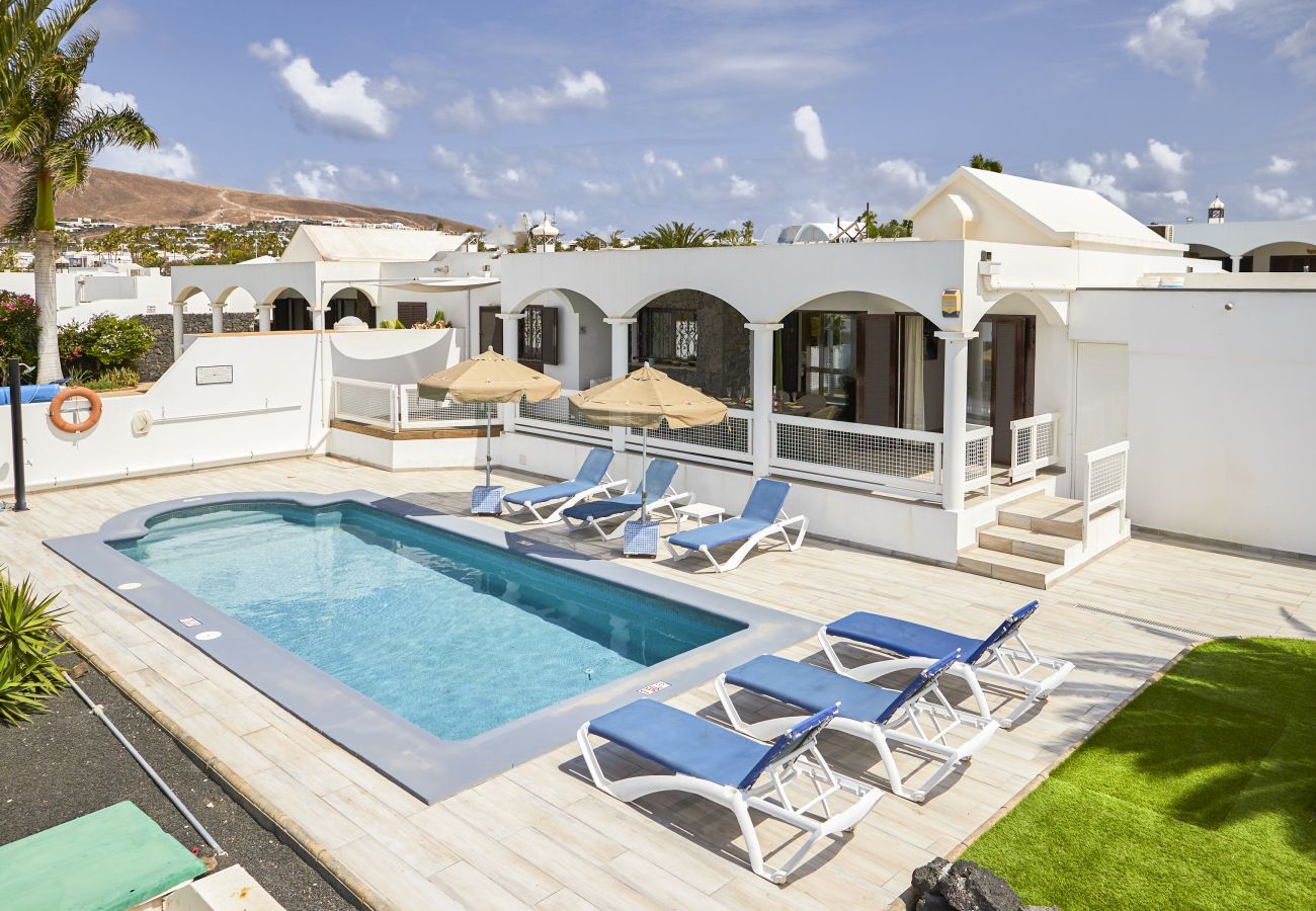 Villa Del Sol - Pool & Terrace