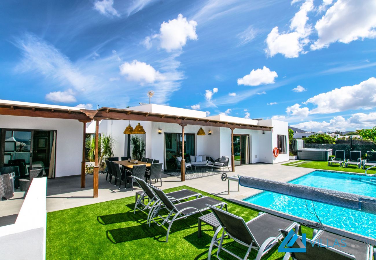 Villa Noches De Luna - Pool, Hot Tub  & Terrace