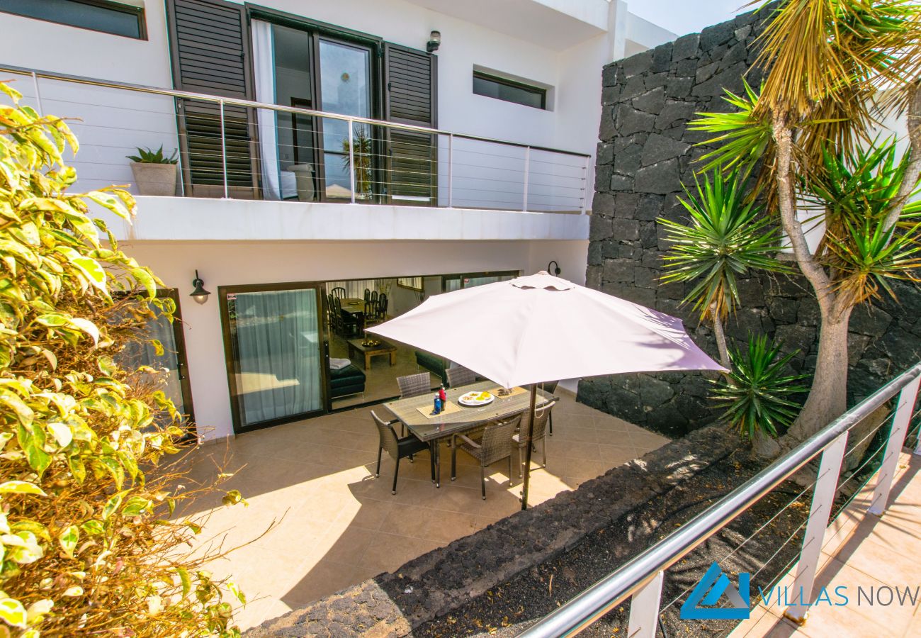 223 - Villa Ventura - Lower Terrace Dining Area 