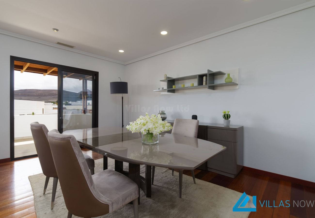 Villa Vista Del Mar - Puerto Calero - Dining Area