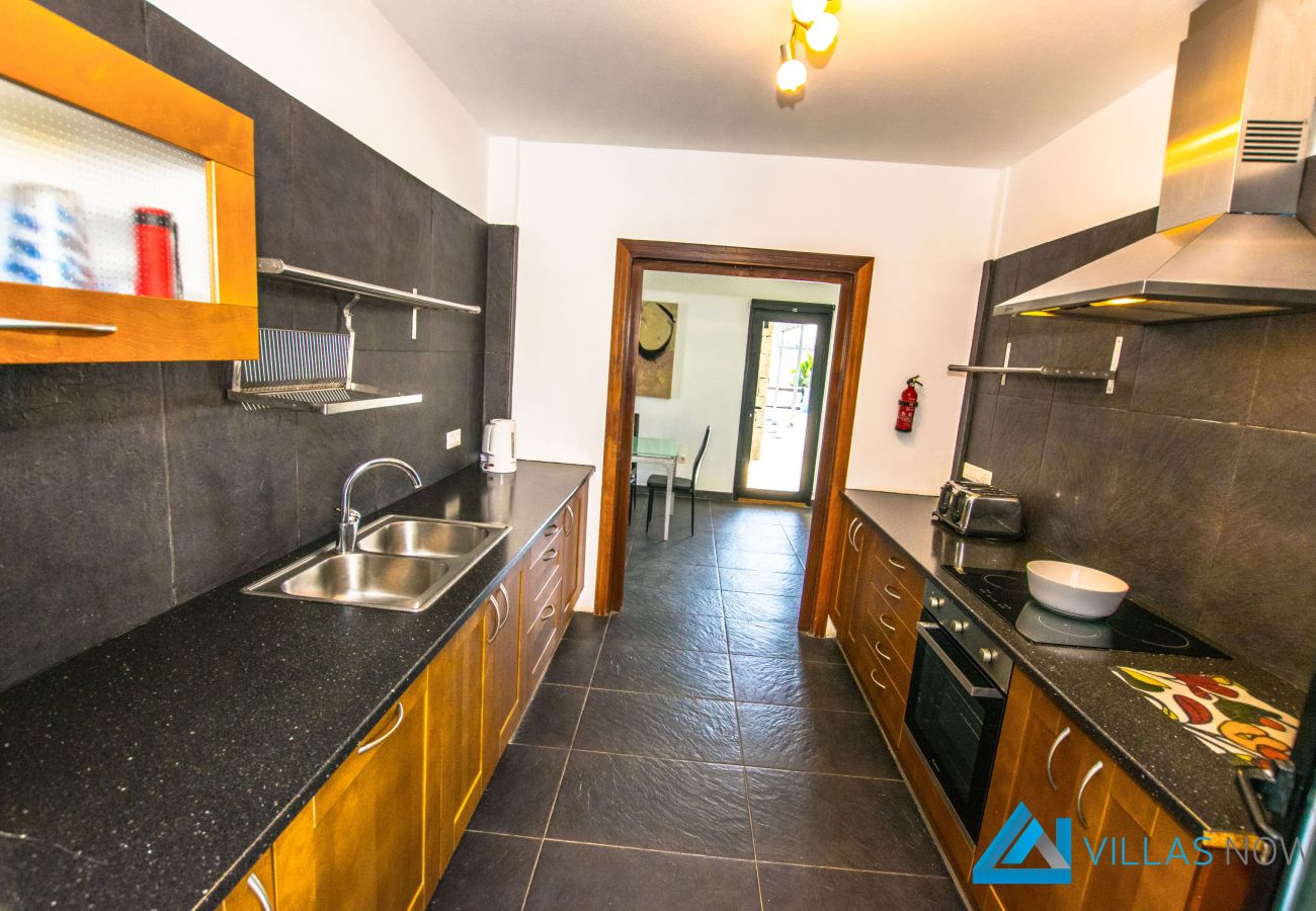 Villa Ibiza - Kitchen 