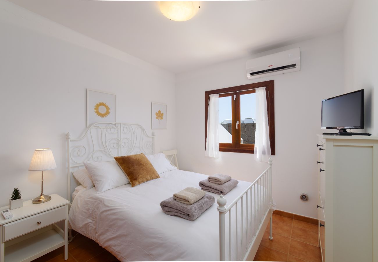 Casa Reinosa - Bedroom with Air Conditioning 