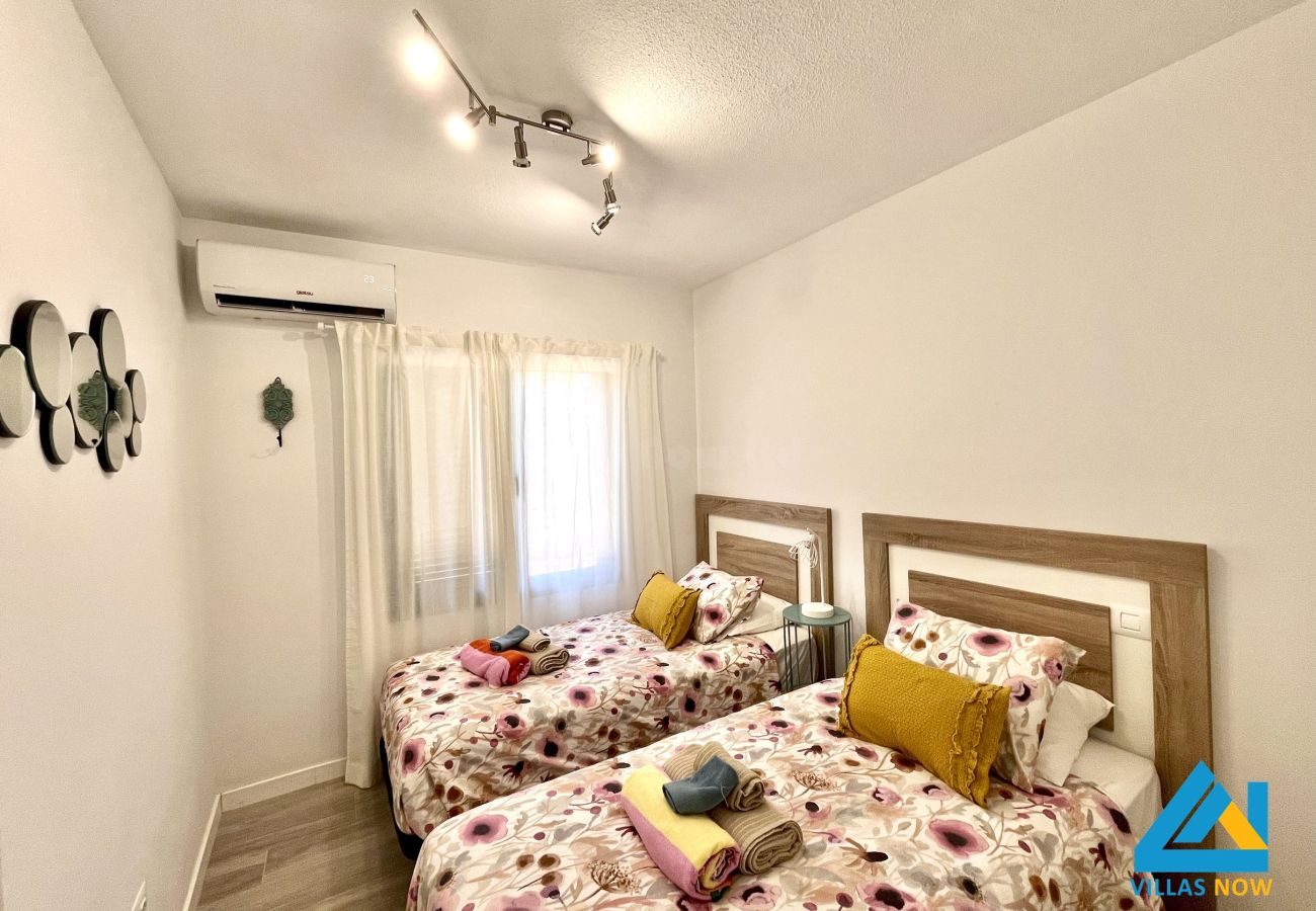 Villa Palma - Twin Bedroom with Air Conditioning 